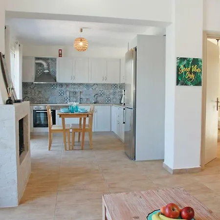 Feriehus Xaradiotis House - A Modern Away From Katomerion