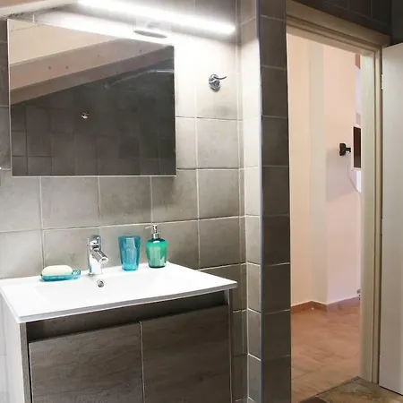 Xaradiotis House - A Modern Away From Holiday home Katomerion