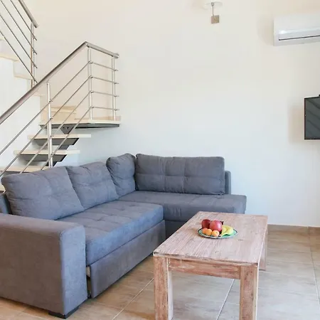 Xaradiotis House - A Modern Away From بيت للعطل *