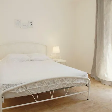 Xaradiotis House - A Modern Away From Holiday home *