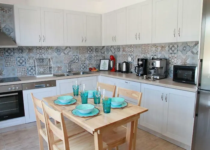 Xaradiotis House - A Modern Away From Ferienhaus Katomerion