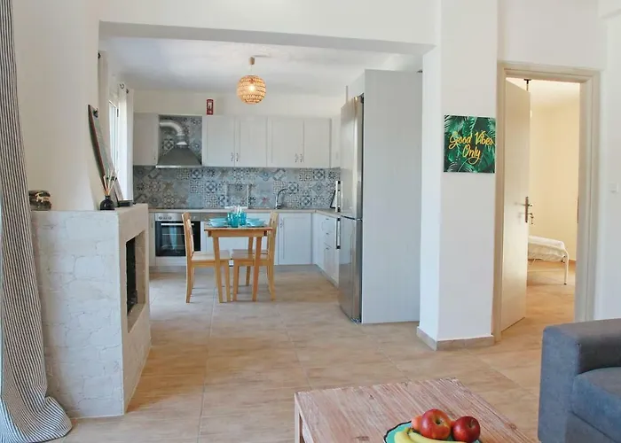 Vakantiehuis Xaradiotis House - A Modern Away From Katomerion