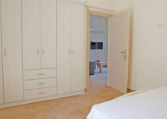 Xaradiotis House - A Modern Away From